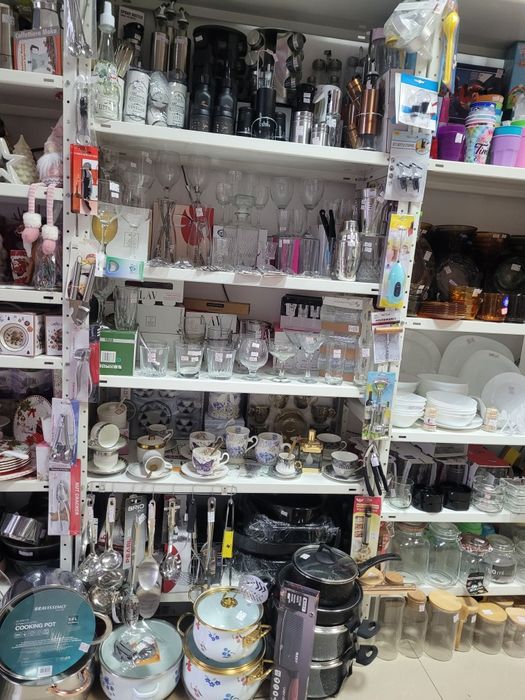 Продавам бизнес -магазин за домашни потреби , детски играчки, сувенири