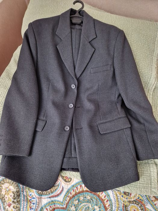 Продам новый мужской костюм