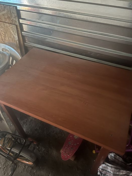 Продам срочно стол