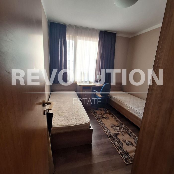 Дава се под наем Тристаен апартамент в Пловдив, Център - 80 кв.м за 450 € - Снимка #4