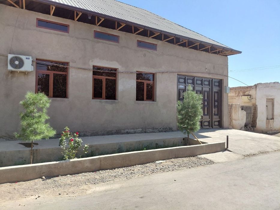 4 xonali Tayoor uchastka sotiladi naxda