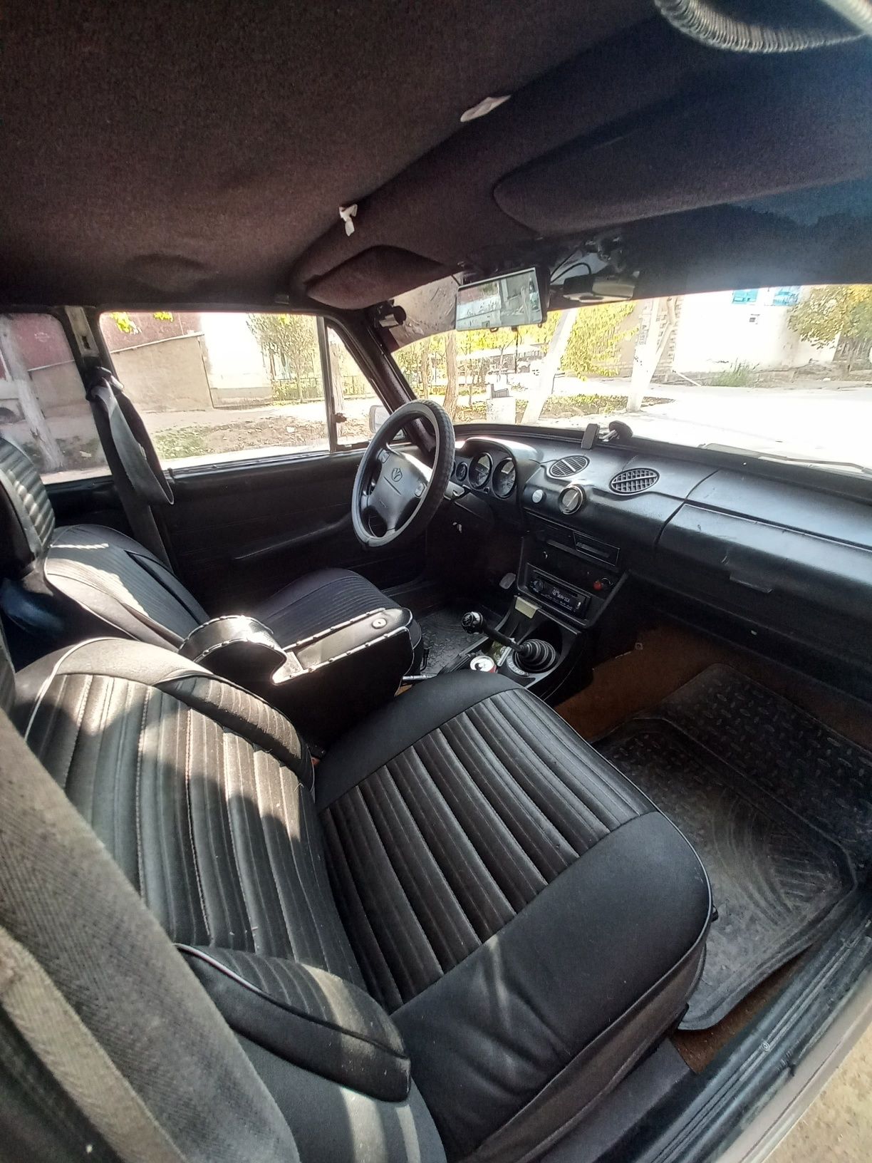 Vaz 2106 sotiladi Xolati zur churigan joyi yoq