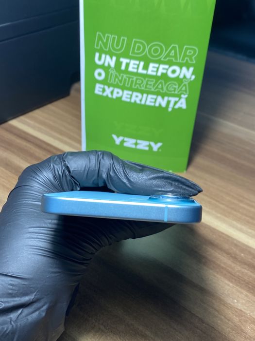 iPhone 16 • 128 GB • Teal