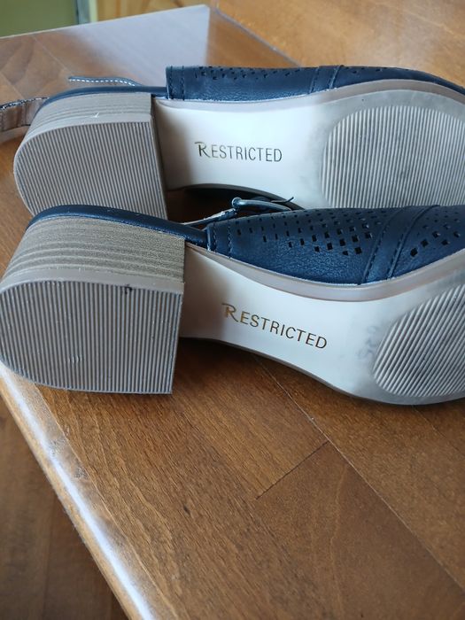 Sandale de dama in bune condiții