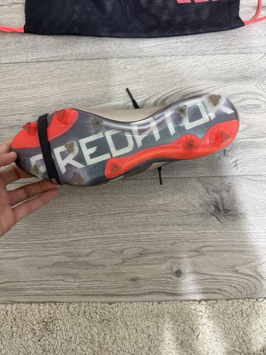 Ghete de fotbal predator ellite