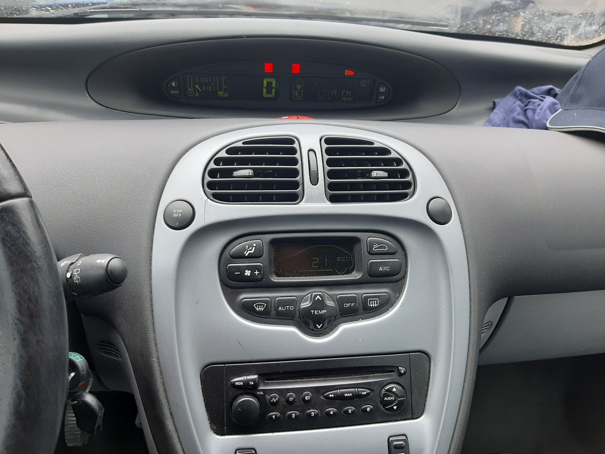 Dezmembrez / piese Citroen Xsara picasso motor 1.6 hdi