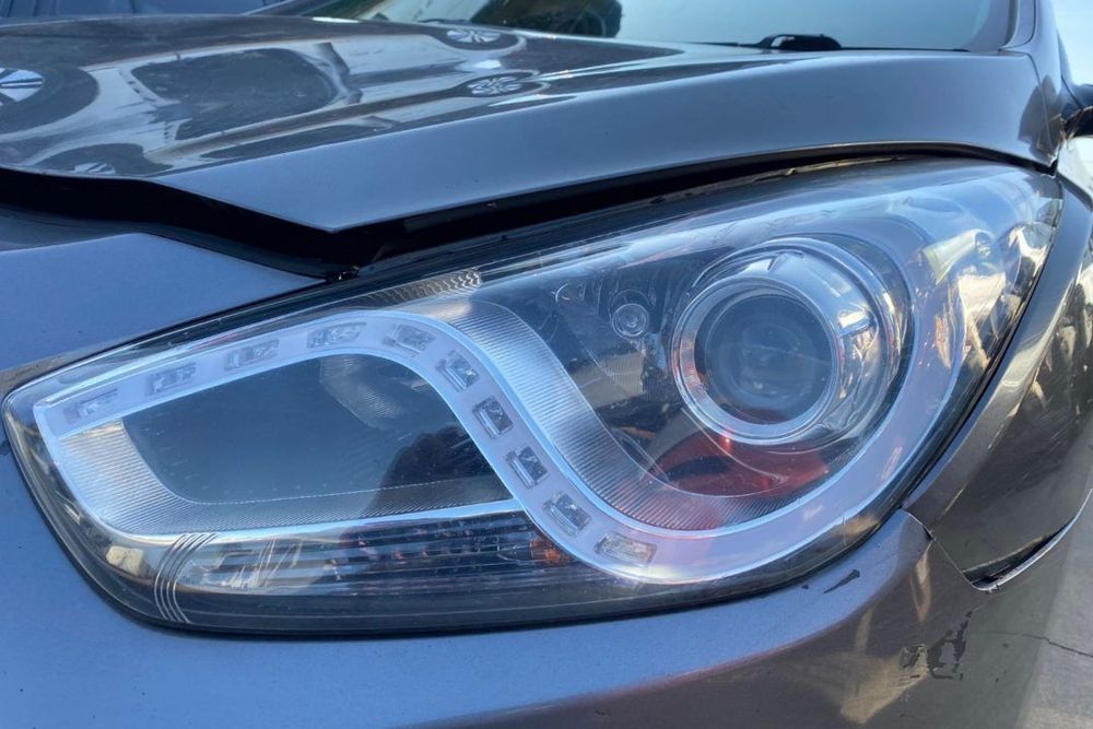 FAR STANGA FATA CU LUPA SI LED  HYUNDAI I40 2012-2015