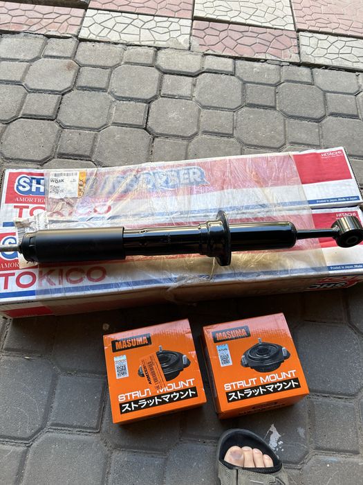 Продам амортизаторы на toyota 4 runner 2005