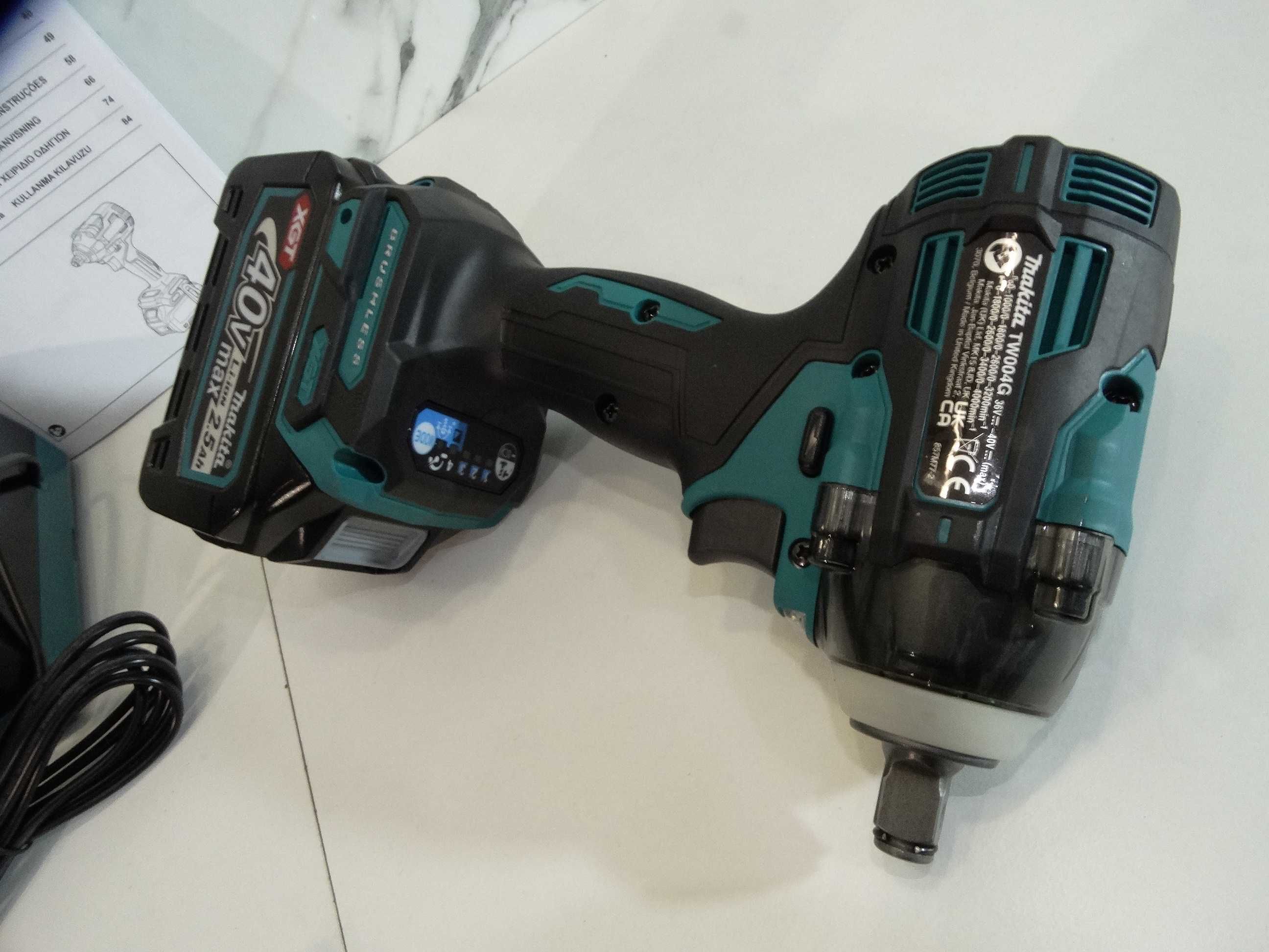 Makita TW 004 / 2 x 2.5 Ah - Мощен гайковерт 350 Нм