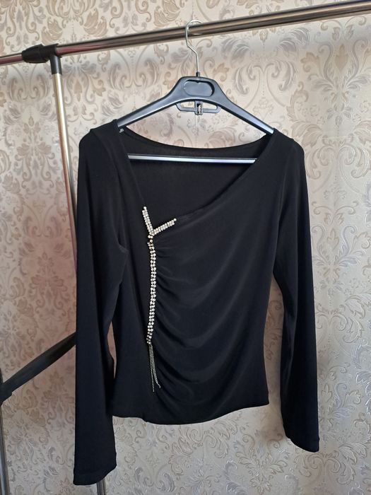 Чёрная поаздничная кофта