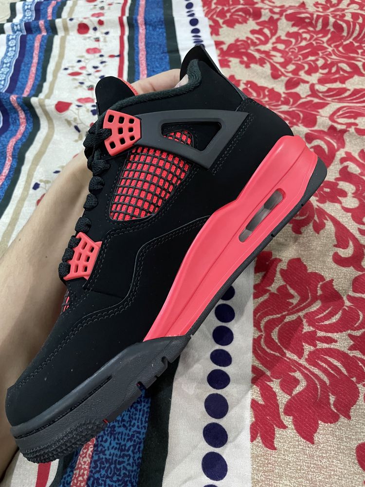 Jordan 4 red thunder