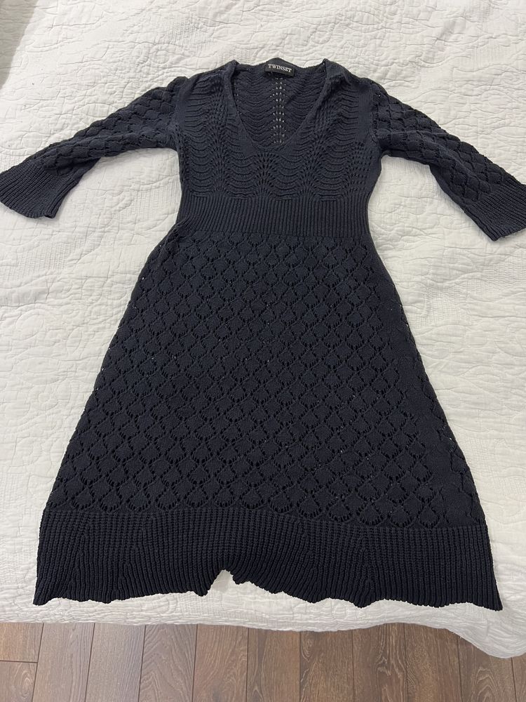 Къса плетена рокля Twinset в черно