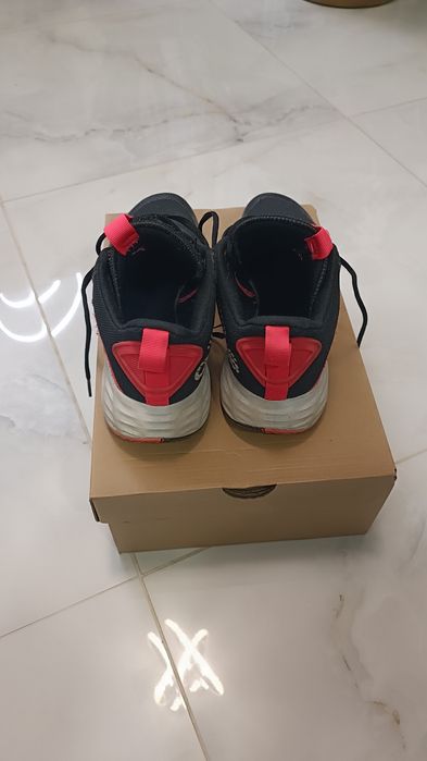 Продавам маратонки Adidas за Баскетбол