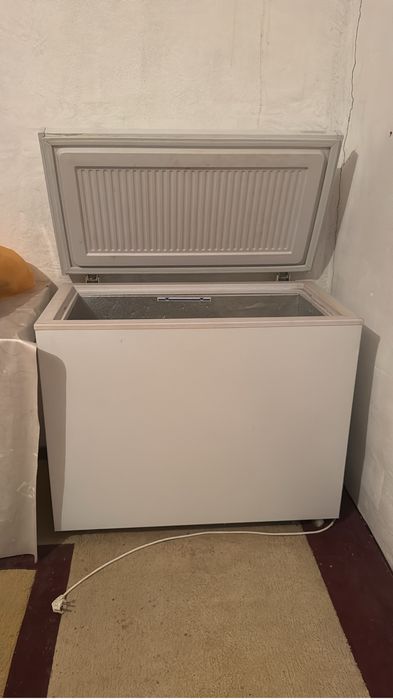Продам морозильник