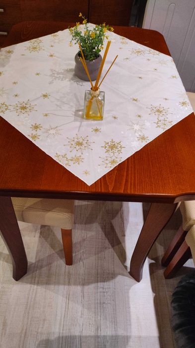 Разтегателна трапезна маса, масив + 6 броя трапезни столове Еко кожа