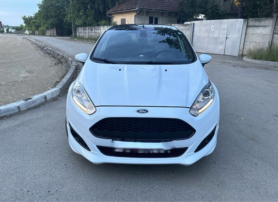 Ford Fiesta ST-line alb 140cp