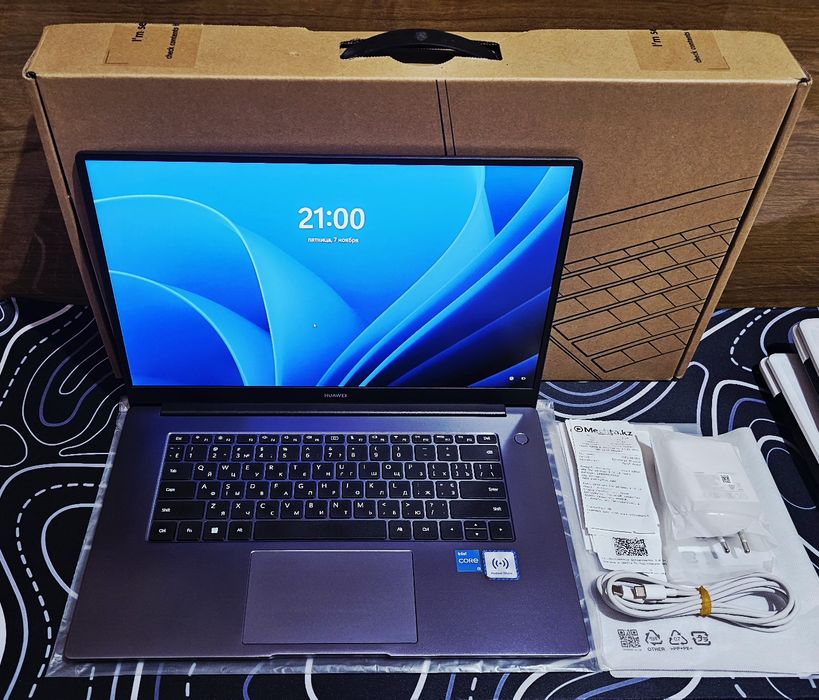 Huawei Matebook D15 ssd512,ozu8 11 gen!