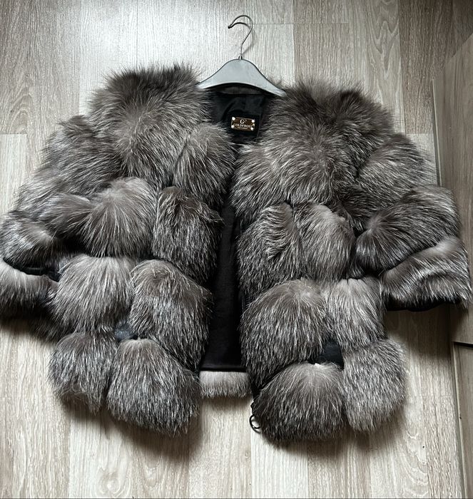 Haină blanǎ naturală de vulpe