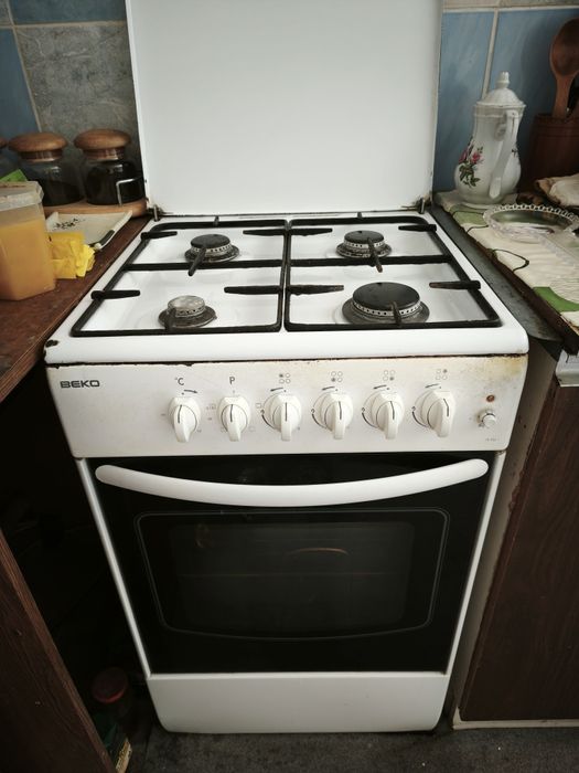 Газовая плита BEKO, духовка электрическая