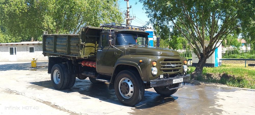 Zil 130 uz agʻdaruvchi