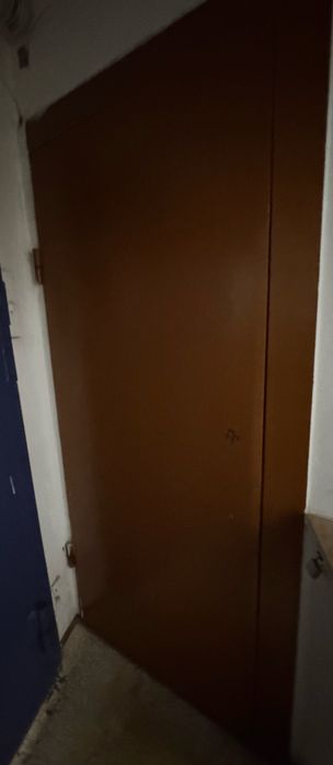 Продам дверь железную входную