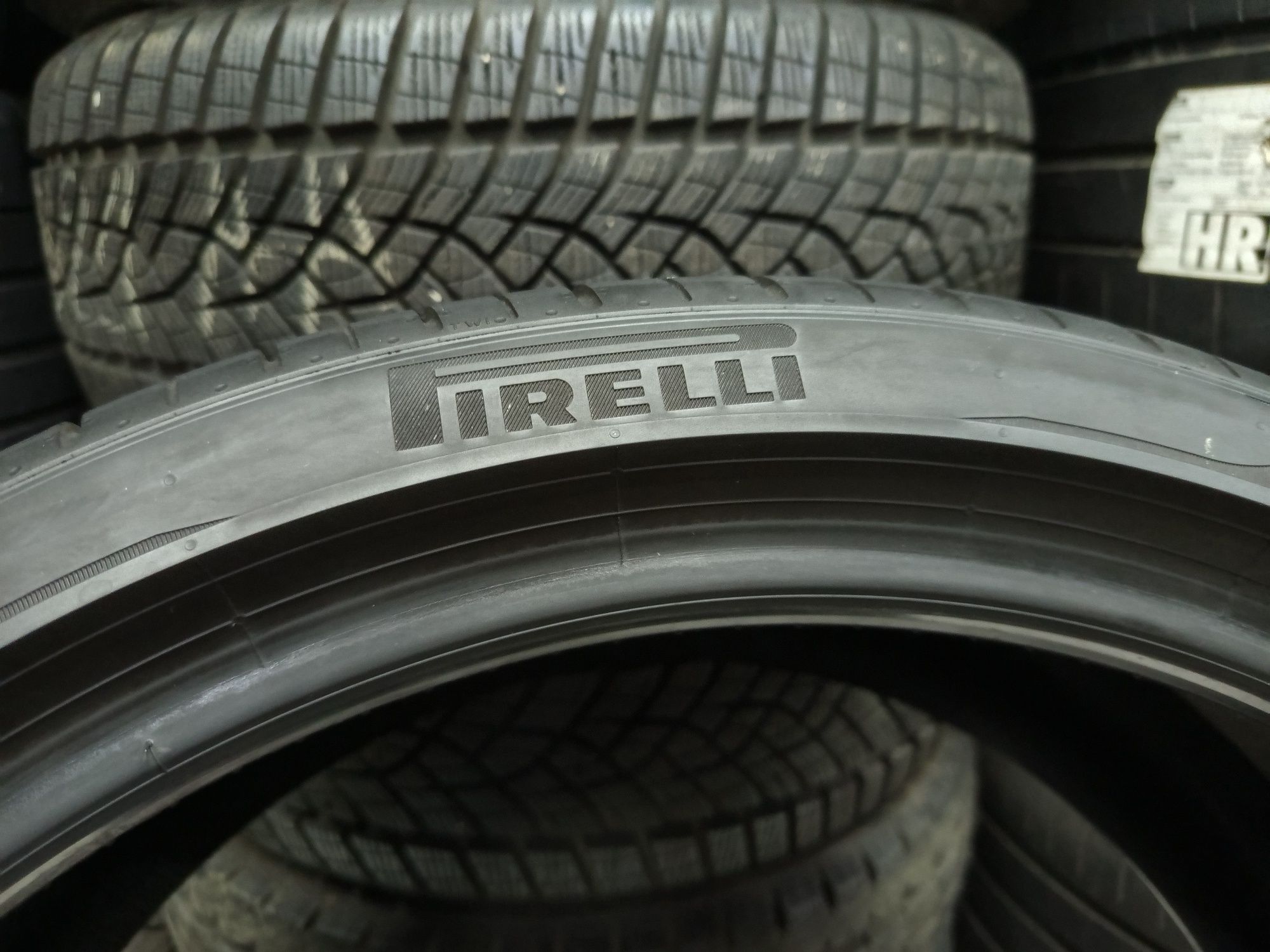 Нови Pirelli 255/35/21-2бр