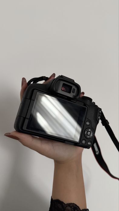 Canon EOS R50 Kit complet - stare excelenta + garantie 2 ani