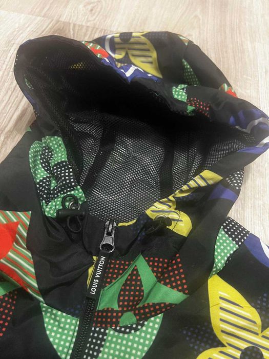 Мъжко спортно яке размер S ветровка с размер