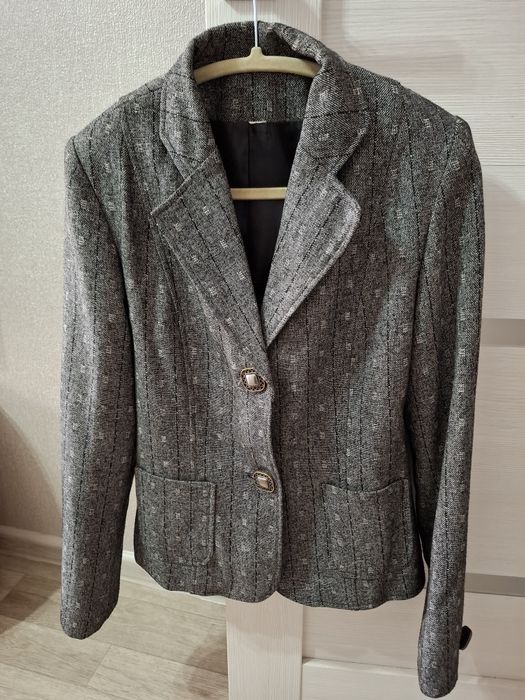 Продаю пиджак женский