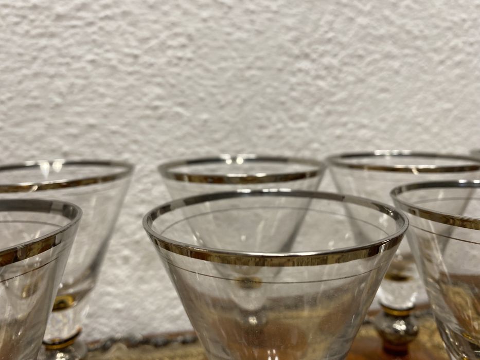 Италиански чаши със столчета от разтопено стъкло