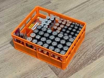 cutie baterii AA si AAA si 9V