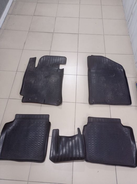 Продам полики на Элантру