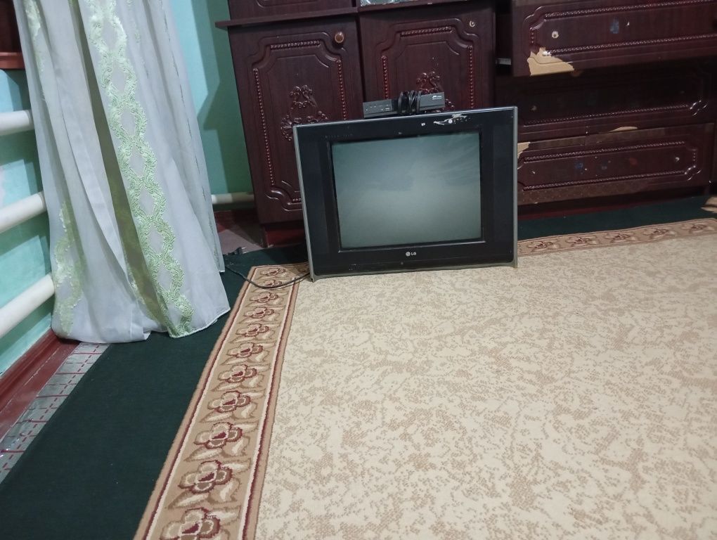 Телевизор сотилади