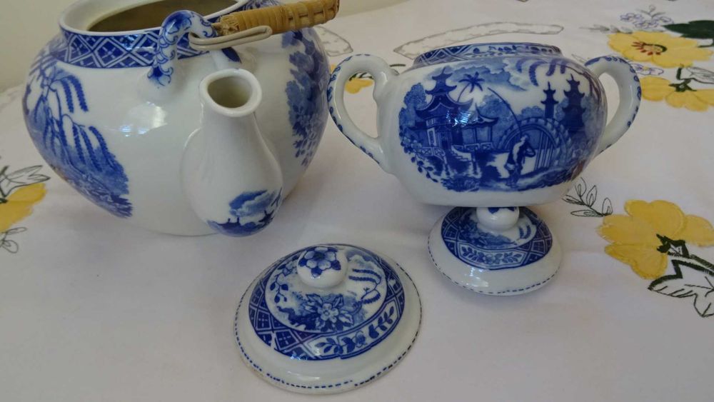 чайник и захарница (Nippon),  "Япония".