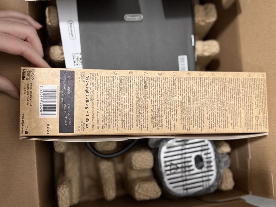 Aparat cafea Nespresso Gran Lattissima nou + cadou capsule