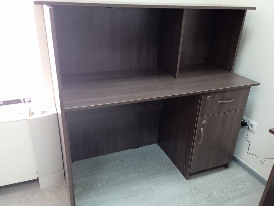 Стол, стройка ресепшна