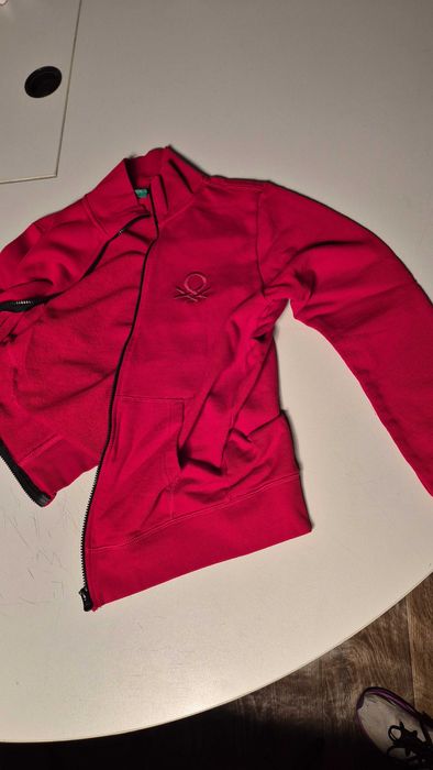 детски суичер, марка бенетон, размер 160 см