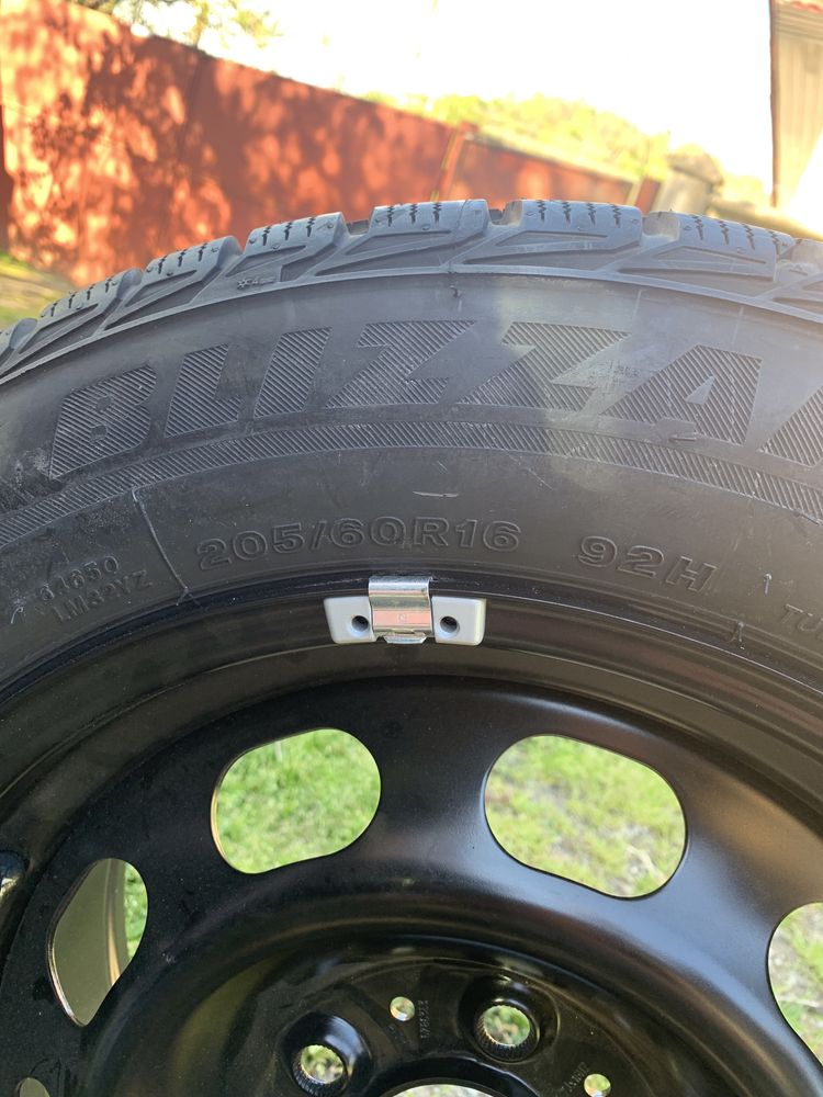 Jante originale noi BMW F30 cu cauciucuri noi de iarna Bridgestone