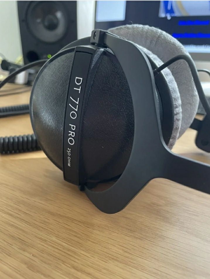 Beyerdynamic DT 770 Pro Headphones 250 Ohm