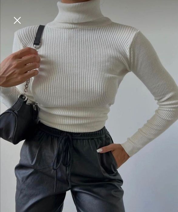 Комплект от три поло блузи – черна, бежова и бяла