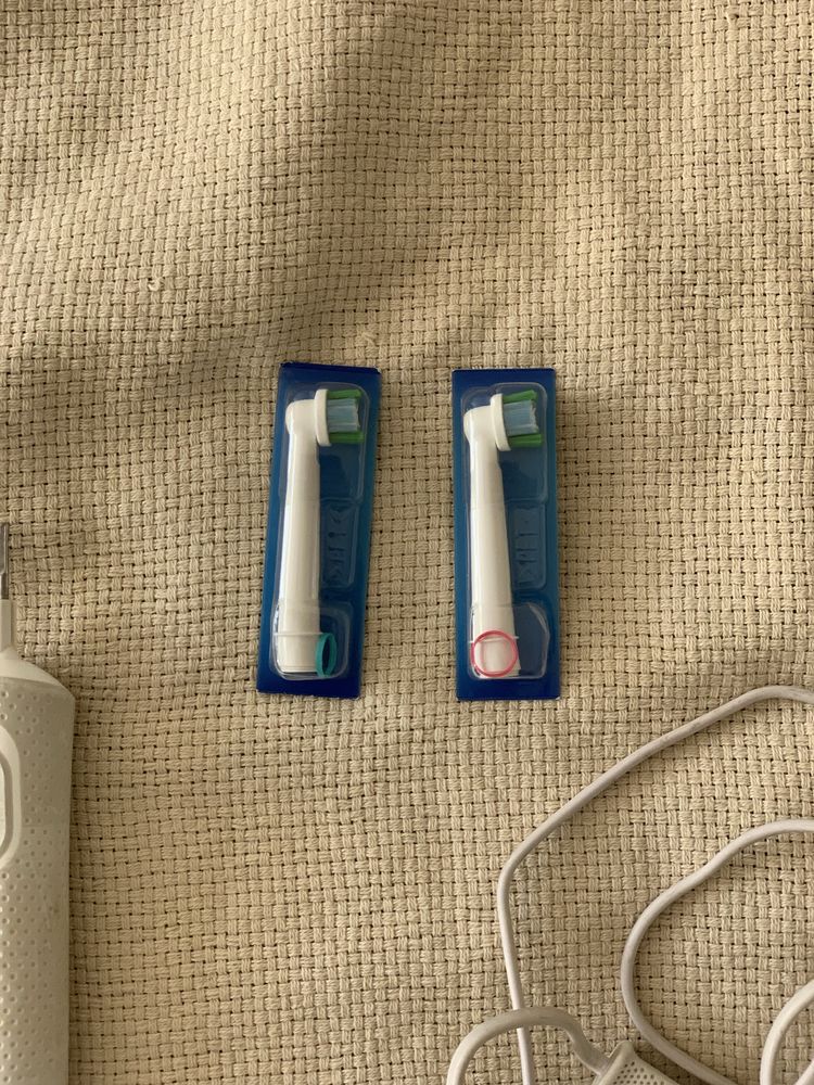 Продаю электрическую зубную щётку Oral B Vitality