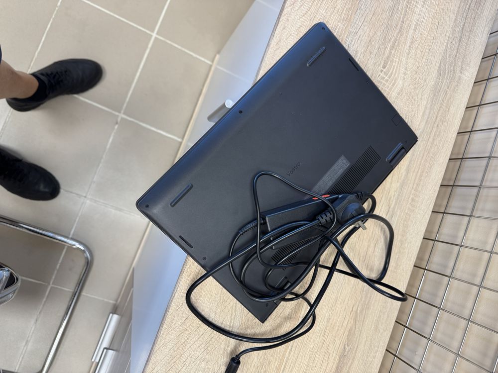 Лаптоп Dell Vostro 15 3535 - 15,6”, отличен