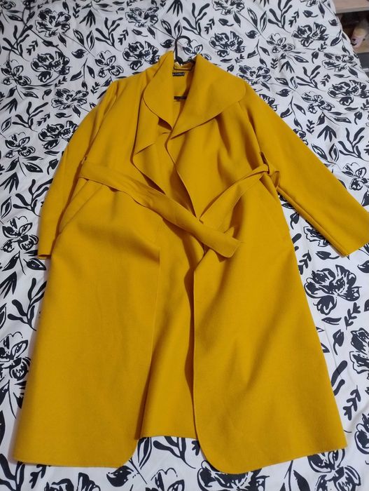 Пролетен шлифер в жълто