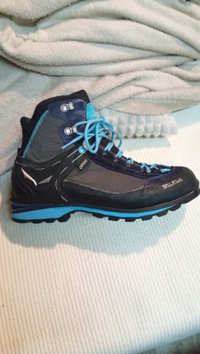 N.40.5 Дамскиi oбувки Salewa - Gore-tex+Vibram-Kaто нови