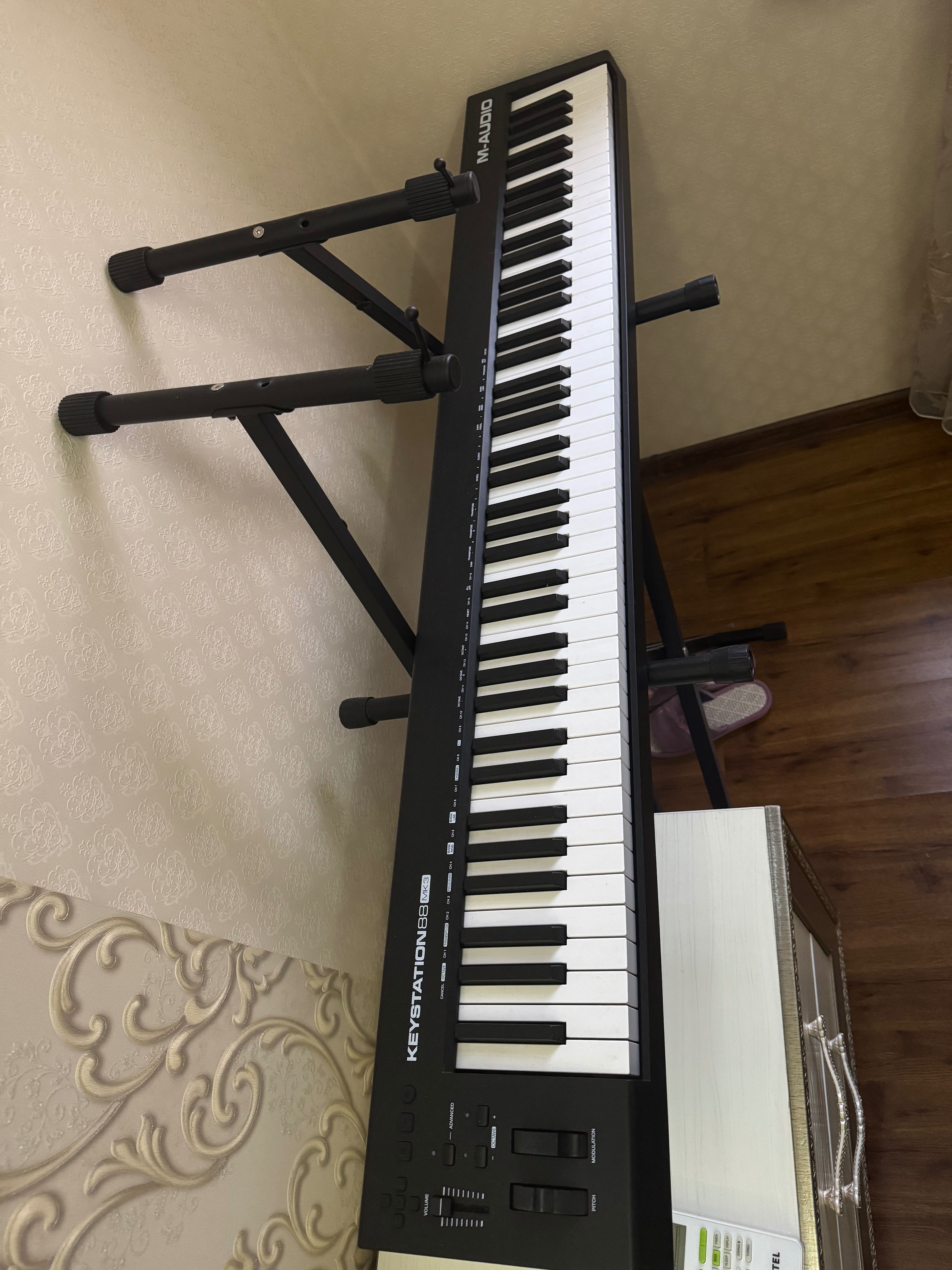 Midi клавиатура Keystation 88 (со стойкой)