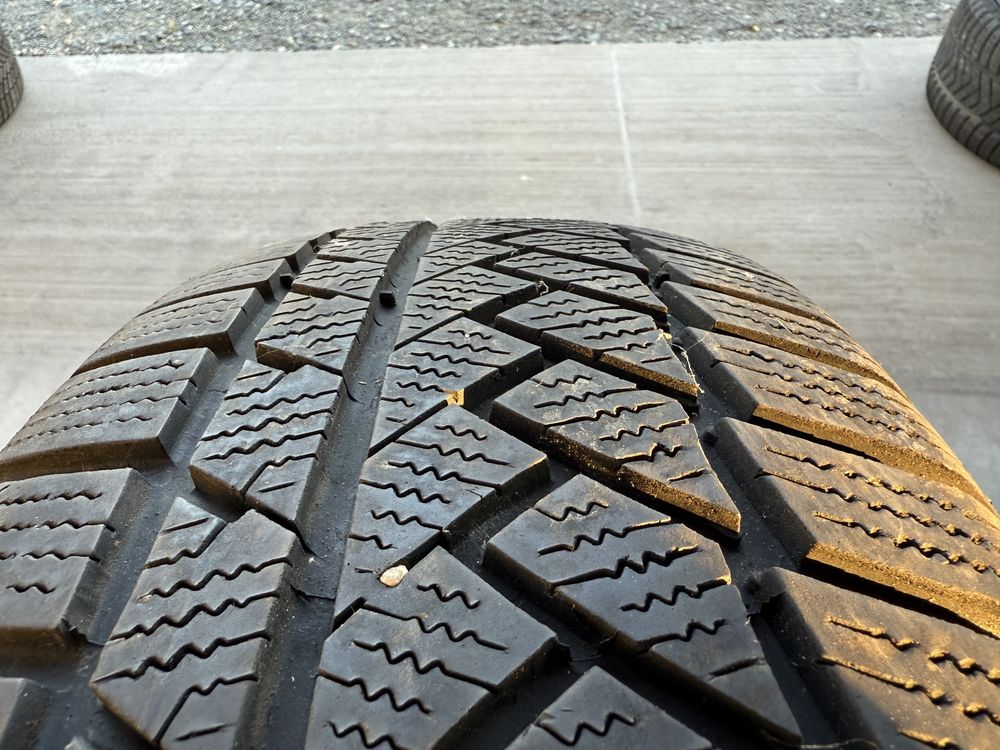 4бр. ОТЛИЧНИ Зимни Гуми 235/65R/17 -CONTINENTAL- DOT:3716- 6.4мм+5.6мм