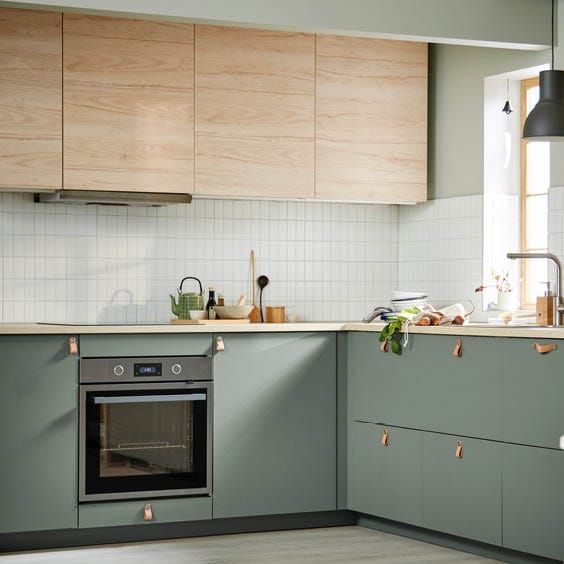 Кухонная мебель в стиле хай-тек и минимализм.