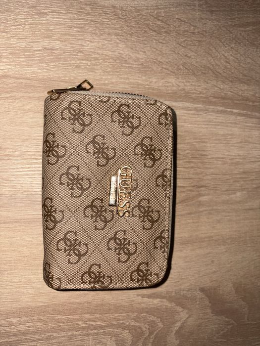 Портмоне на guess