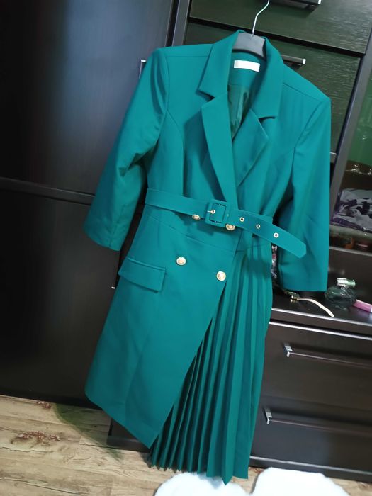 Vând rochiță mărimea 42