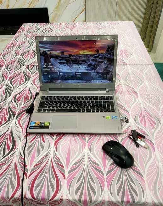 Ноутбук Lenovo Z500 + мышка и сумка / Intel core i3 / ОЗУ 8 Gb /